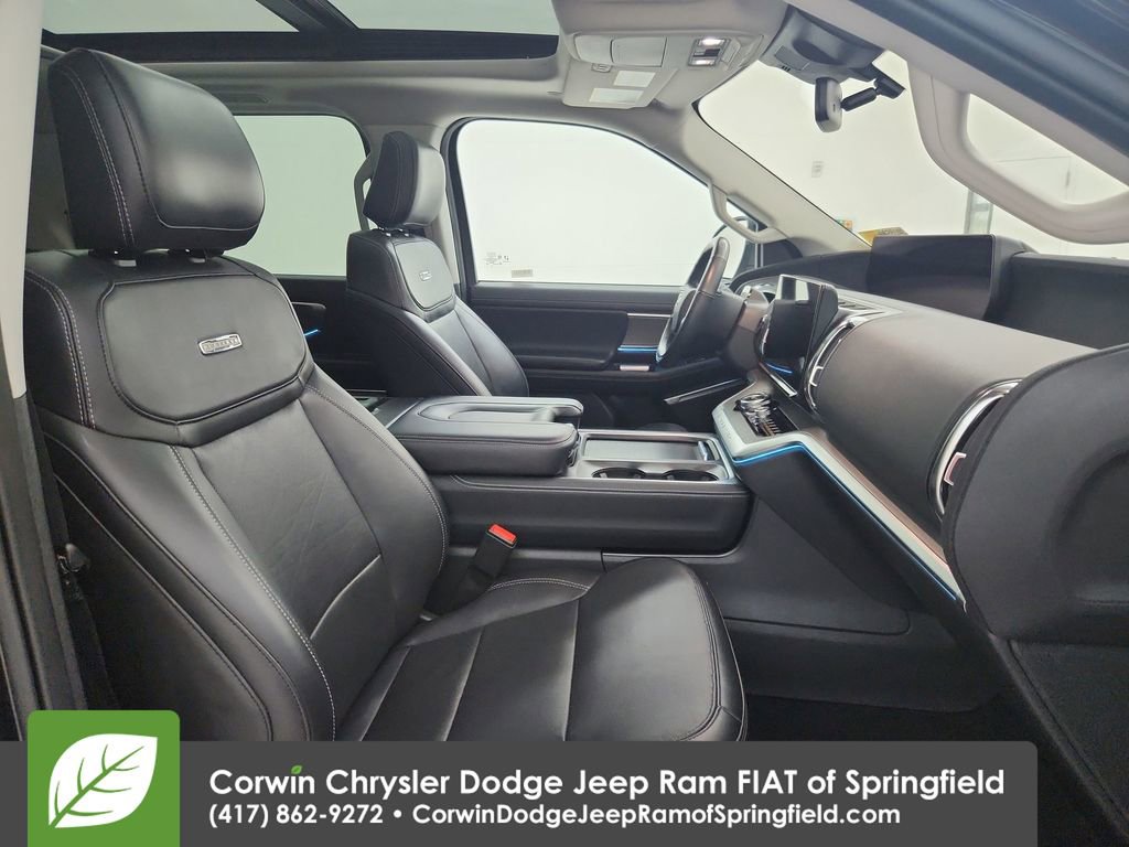 Used 2025 Ford Expedition Max Platinum AWD/4WD image 25
