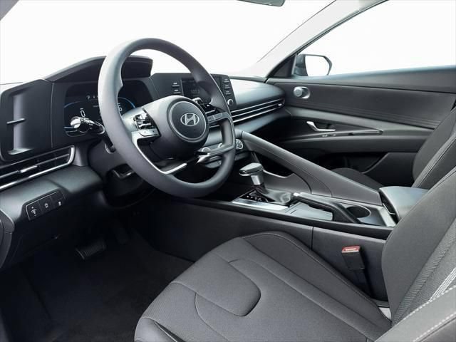 New 2026 Hyundai Elantra SE FWD image 14