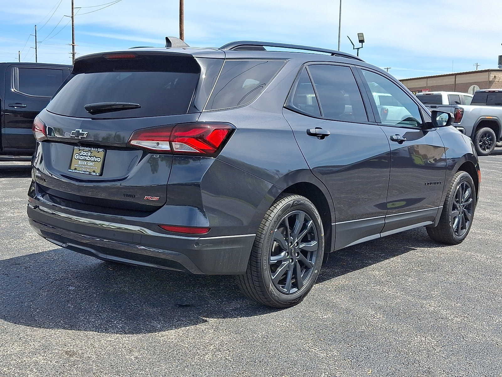 Used 2022 Chevrolet Equinox RS w/ LPO, Floor Liner Package AWD/4WD image 7
