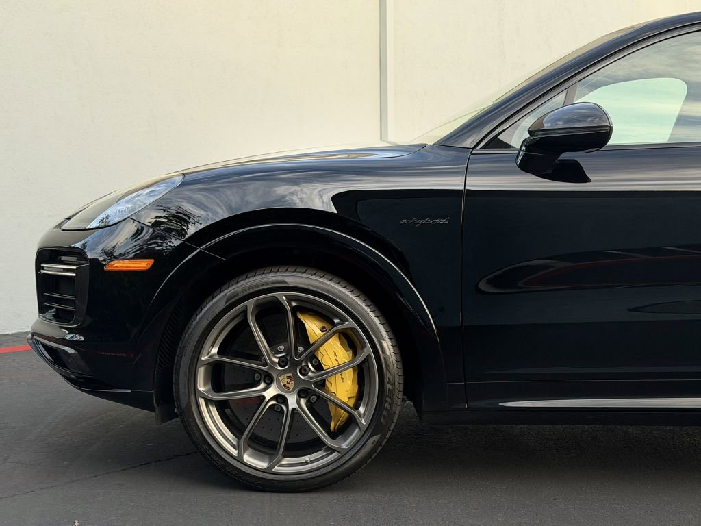 Used 2023 Porsche Cayenne Turbo S AWD/4WD image 22