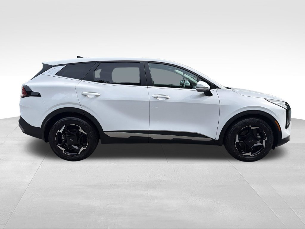 Used 2026 Kia Sportage EX FWD image 8
