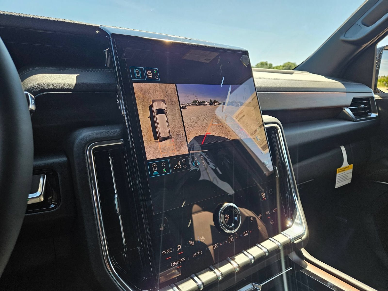 New 2026 GMC Yukon Denali AWD/4WD image 17