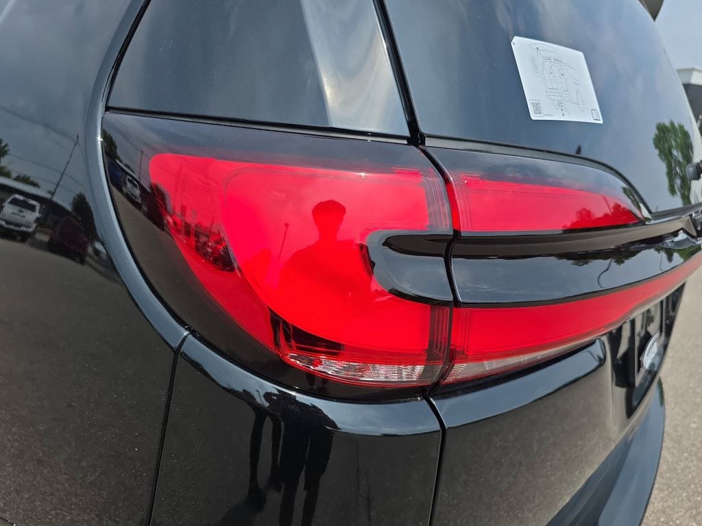 New 2027 Chrysler Pacifica Limited AWD/4WD image 39