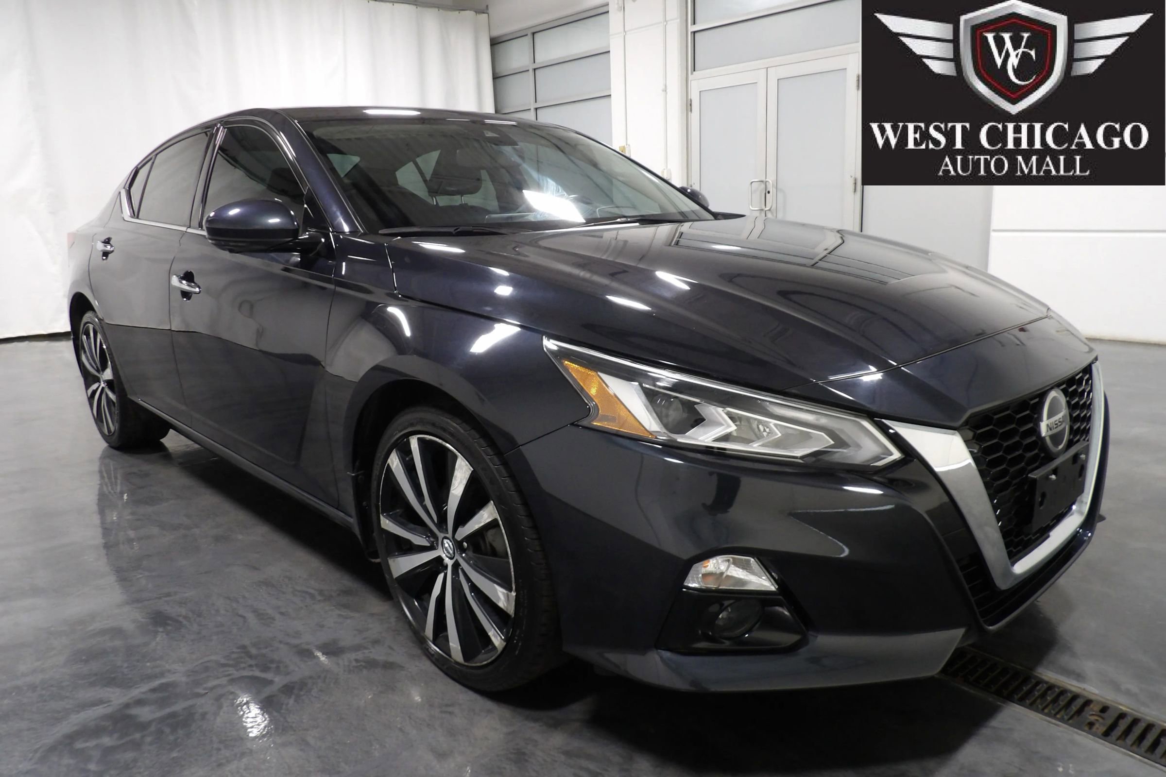 Used 2021 Nissan Altima 2.5 Platinum image 1