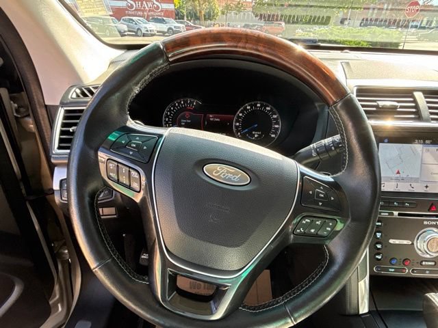 Used 2017 Ford Explorer Platinum AWD/4WD image 14