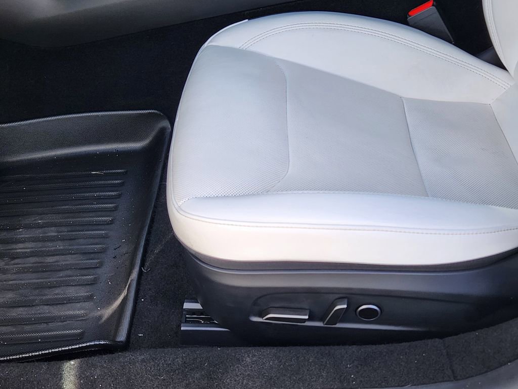 Used 2025 Tesla Model 3 Long Range image 8