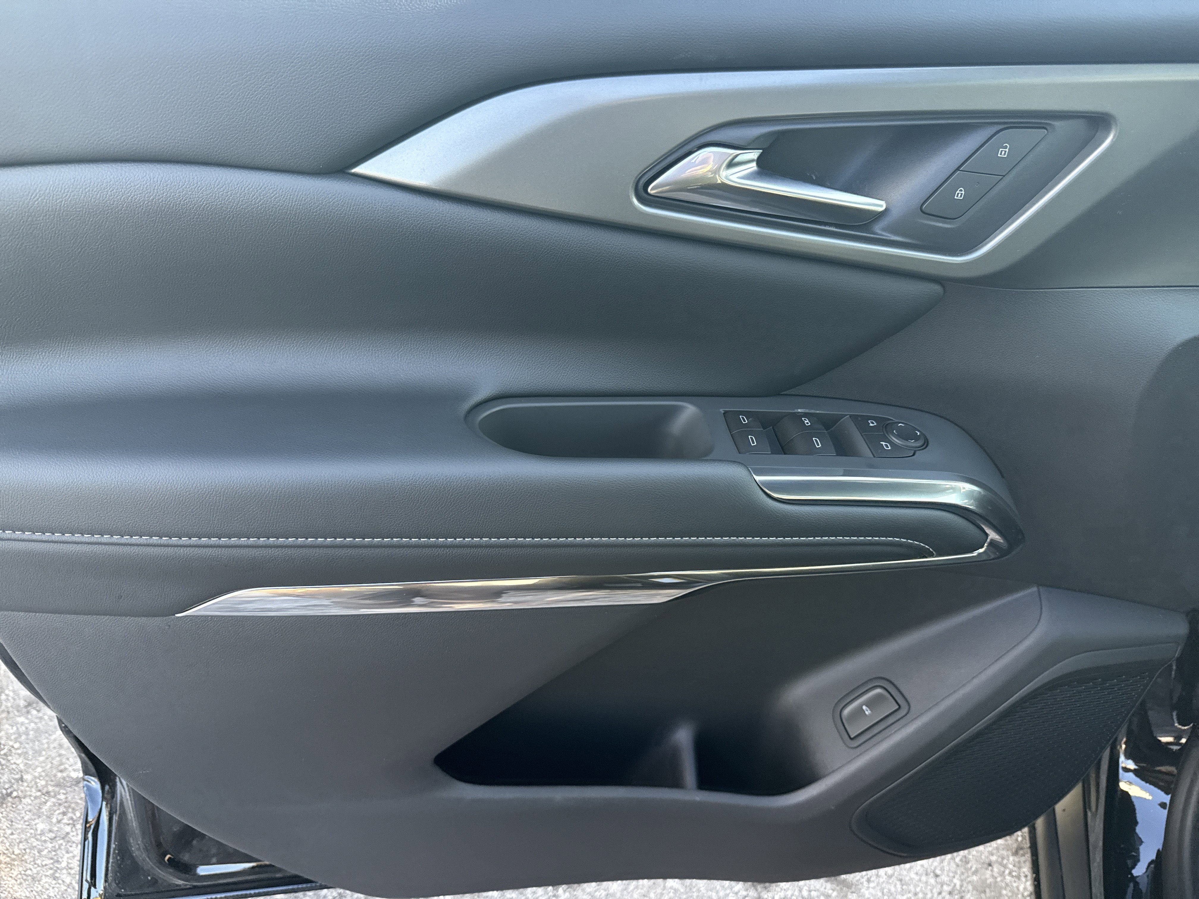 New 2026 Chevrolet Traverse LT w/ Midnight/Sport Edition image 15