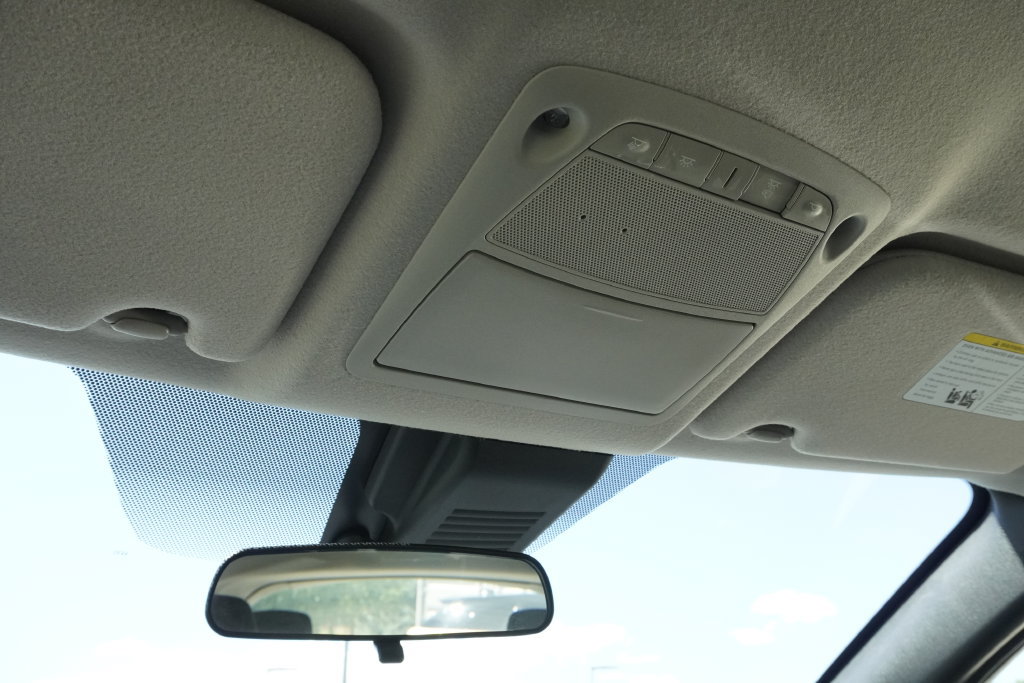 Used 2025 Nissan Leaf S FWD image 16