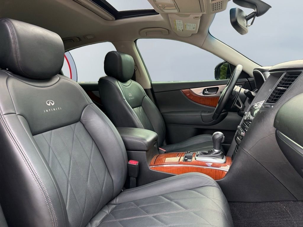 Used 2009 INFINITI FX35 AWD w/ Technology Pkg image 13