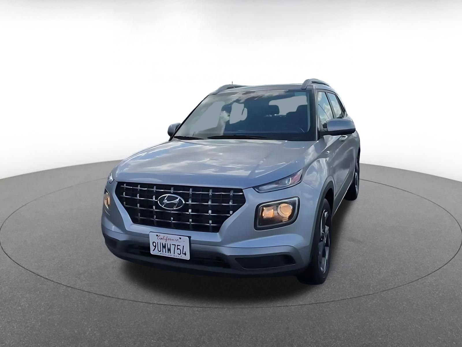 Used 2025 Hyundai Venue SEL FWD image 7