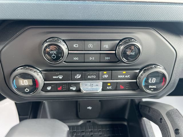 New 2024 Ford Bronco Outer Banks w/ Sasquatch Package AWD/4WD image 18