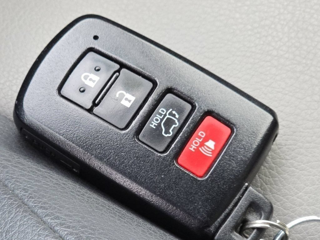 Used 2015 Toyota RAV4 Limited AWD/4WD image 77