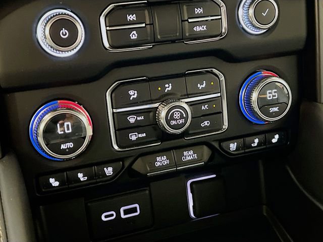 Used 2024 GMC Yukon AT4 w/ AT4 Premium Plus Package AWD/4WD image 19