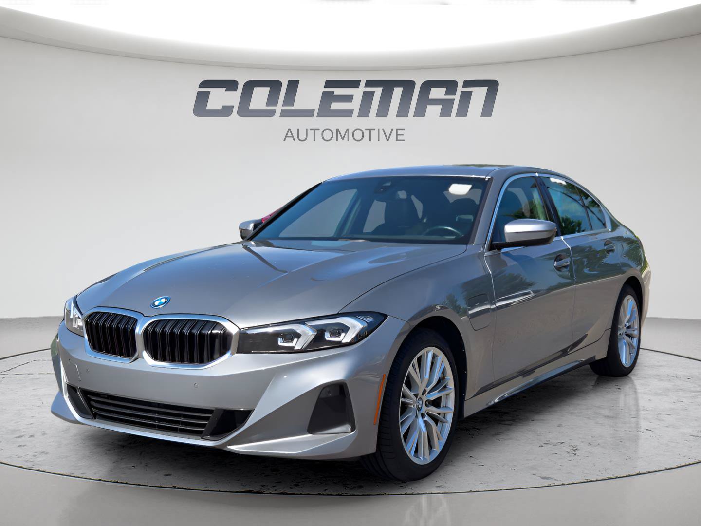 Used 2024 BMW 330e xDrive AWD/4WD image 3