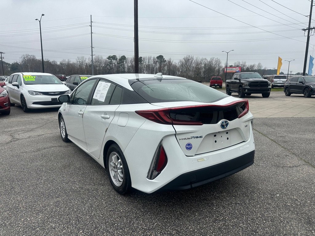 Used 2021 Toyota Prius Prime XLE image 3