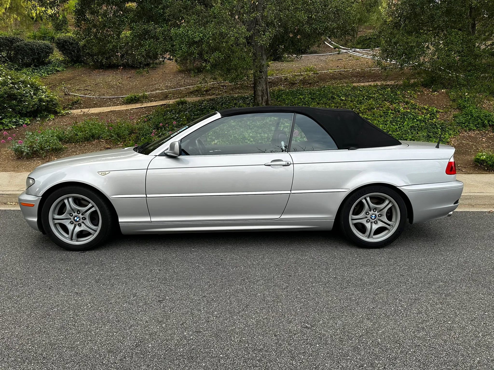 Used 2006 BMW 330Ci Convertible image 11