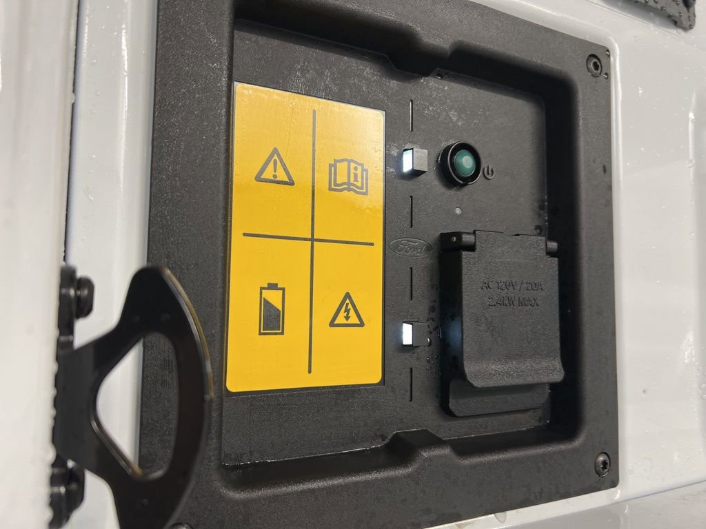 New 2025 Ford F150 Lightning Lariat image 37