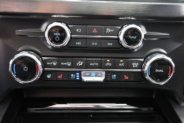 New 2026 Ford F250 Lariat w/ Black Appearance Package AWD/4WD image 29