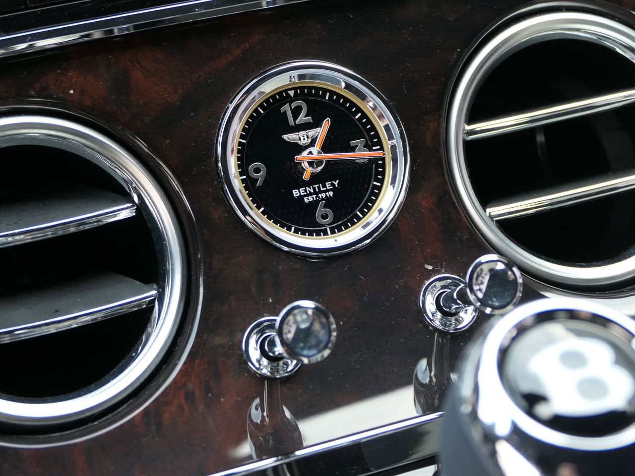 Used 2023 Bentley Continental GT Mulliner image 27