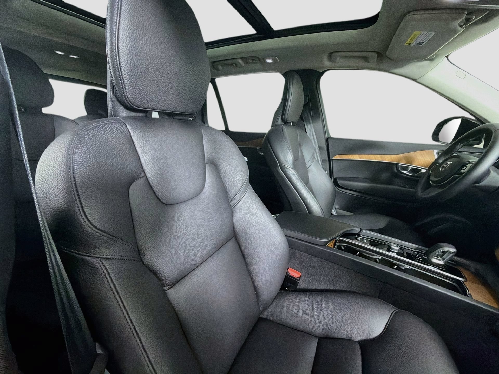 Certified 2024 Volvo XC90 B5 Plus w/ Protection Package Premier AWD/4WD image 31
