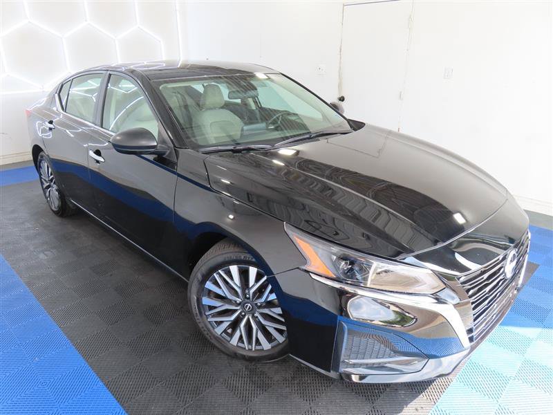 Used 2025 Nissan Altima 2.5 SV FWD image 5