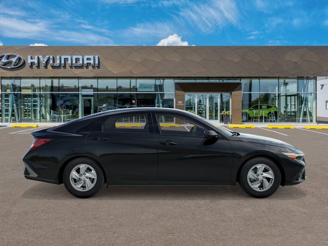 New 2026 Hyundai Elantra SE FWD image 7