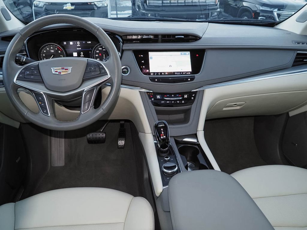 Used 2023 Cadillac XT5 Premium Luxury w/ Technology Package image 11