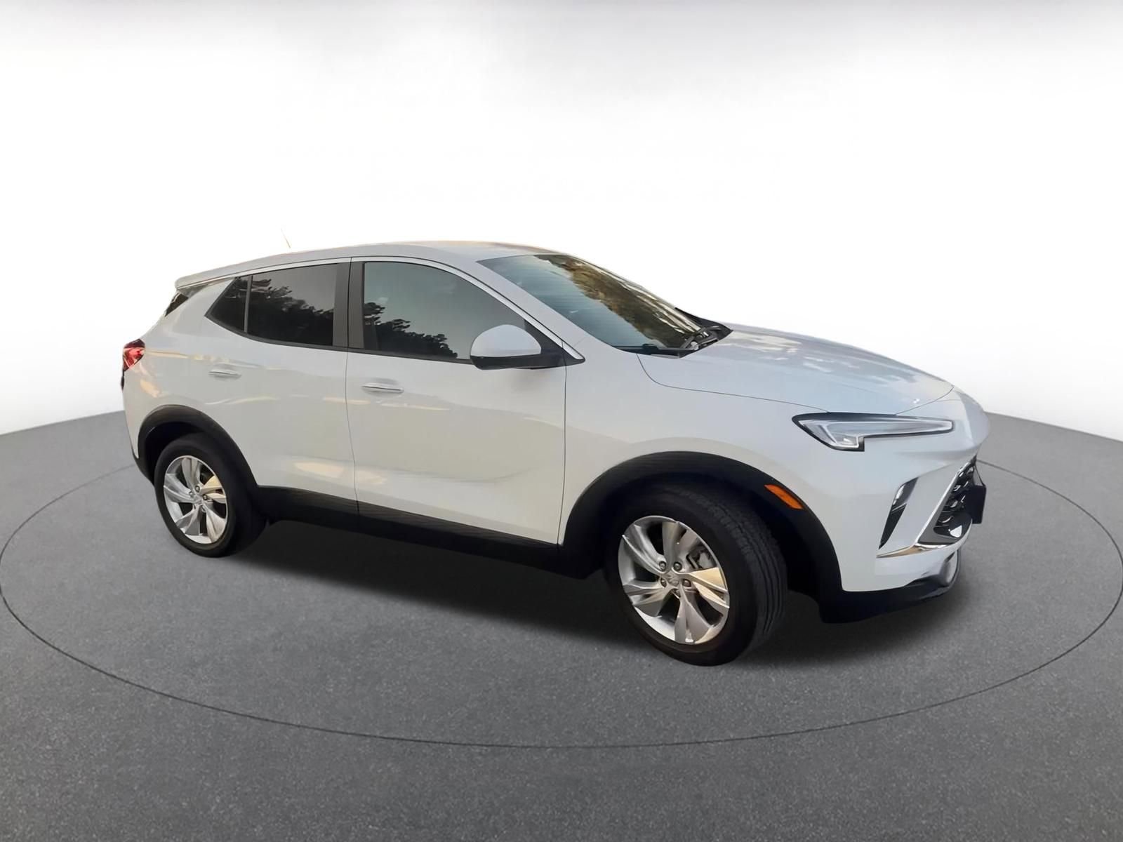 Used 2025 Buick Encore GX Preferred image 2