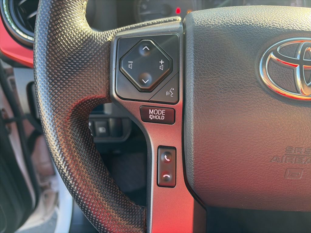 Used 2018 Toyota Tacoma TRD Sport image 17