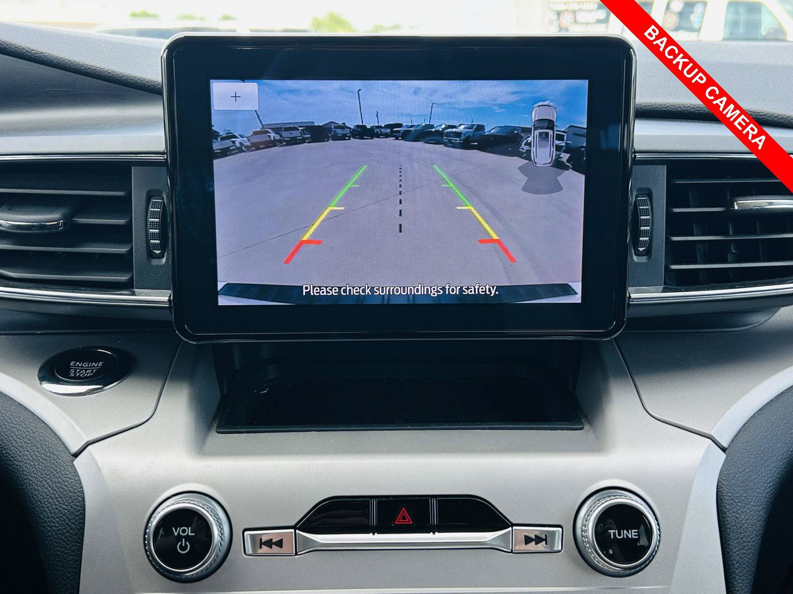 Used 2024 Ford Explorer XLT w/ Equipment Group 202A AWD/4WD image 9