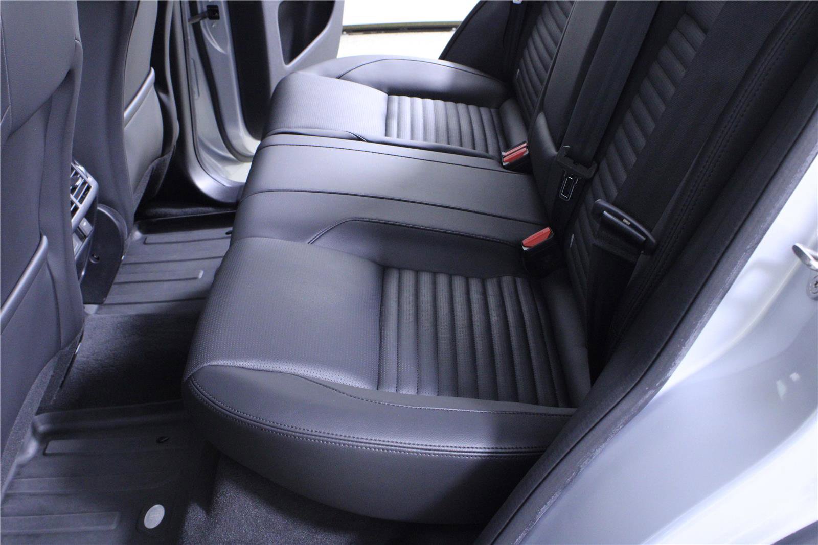 Used 2025 Land Rover Discovery Sport S AWD/4WD image 12