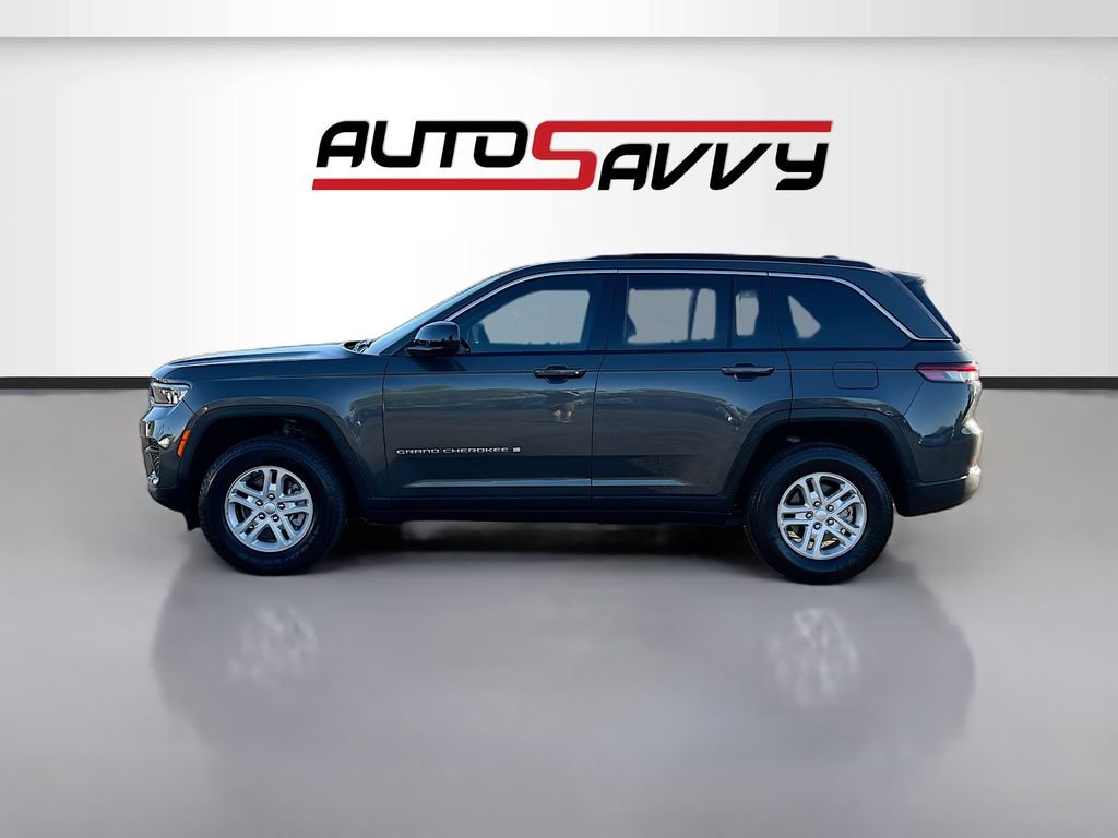 Used 2025 Jeep Grand Cherokee Laredo w/ Trailer Tow Package RWD image 4