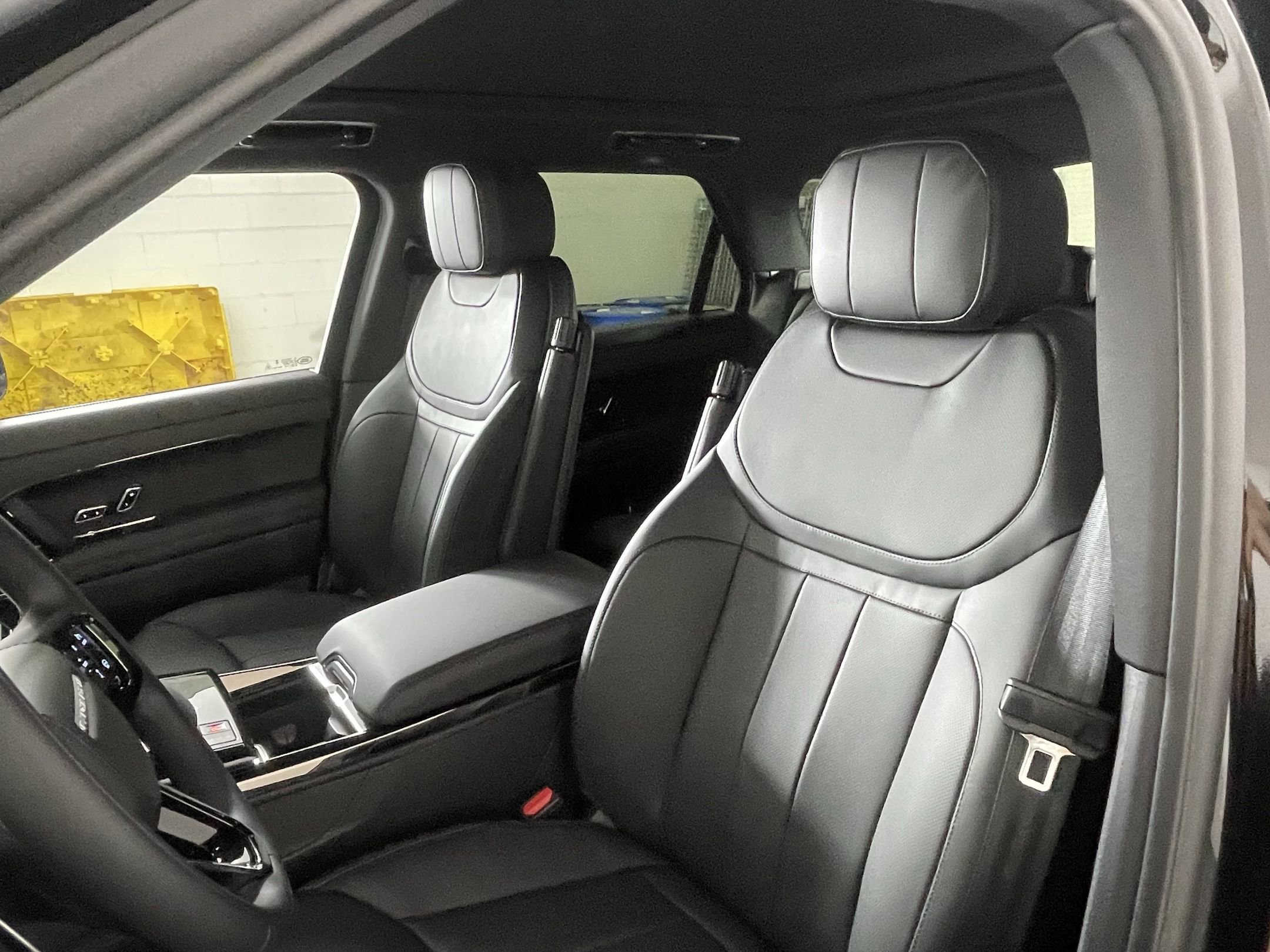 New 2025 Land Rover Range Rover Sport Dynamic SE image 27
