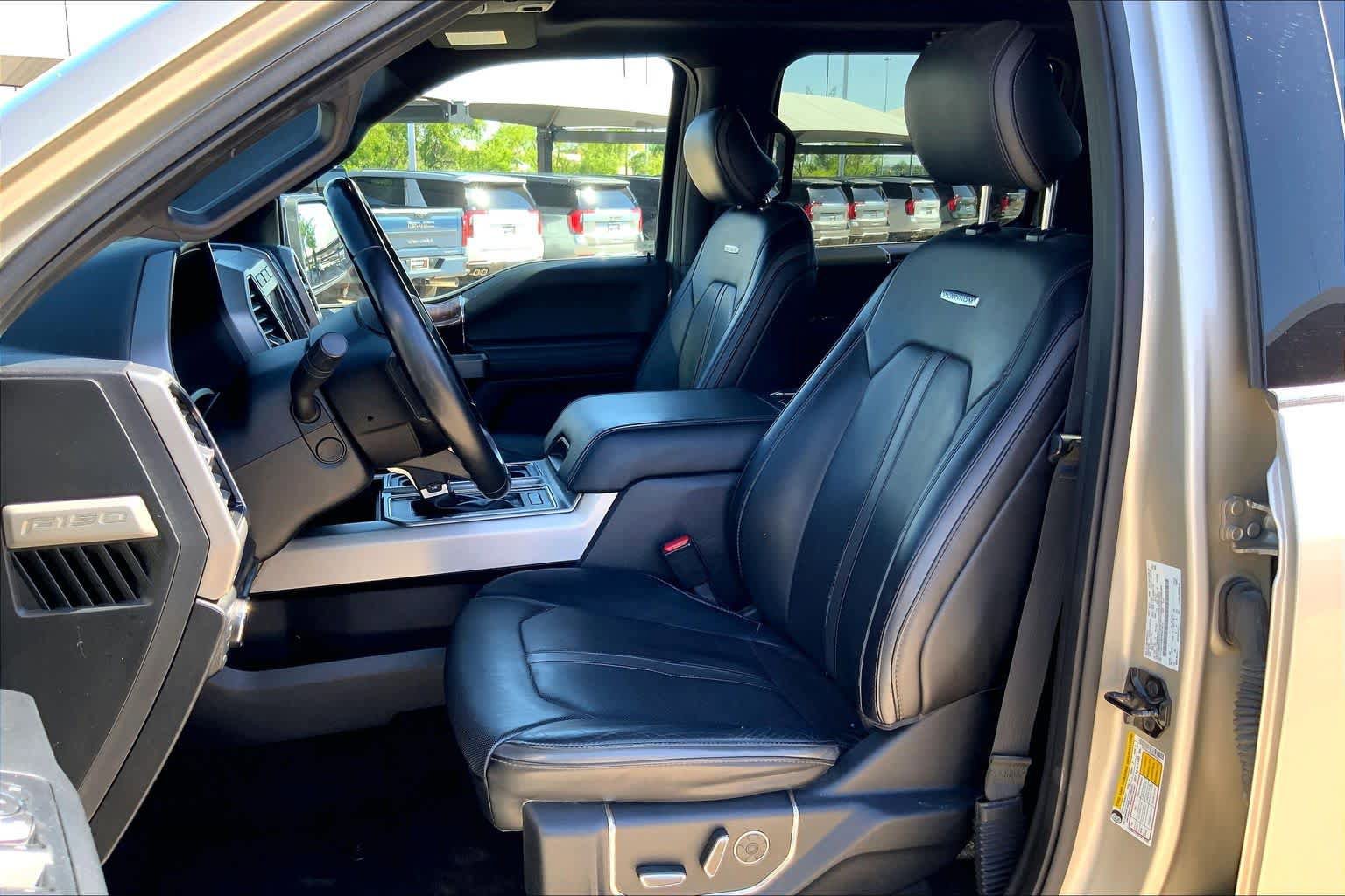 Used 2017 Ford F150 Platinum w/ Equipment Group 701A Luxury AWD/4WD image 8