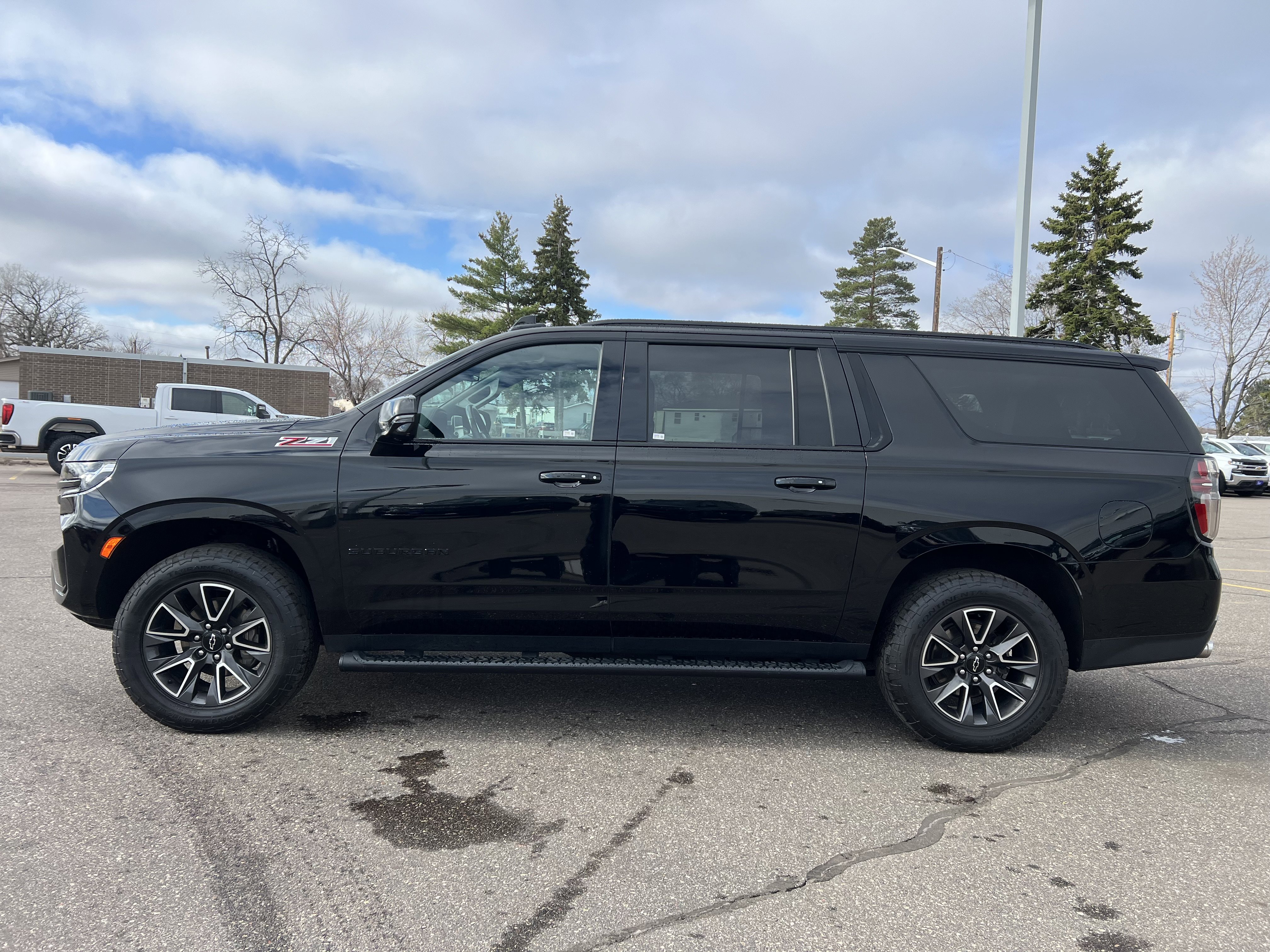 Certified 2022 Chevrolet Suburban Z71 w/ Z71 Off-Road Package image 7