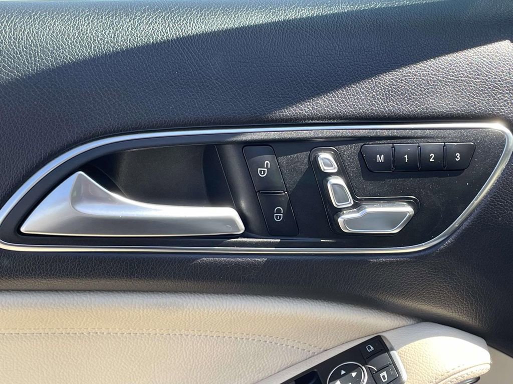 Used 2018 Mercedes-Benz GLA 250 4MATIC image 7