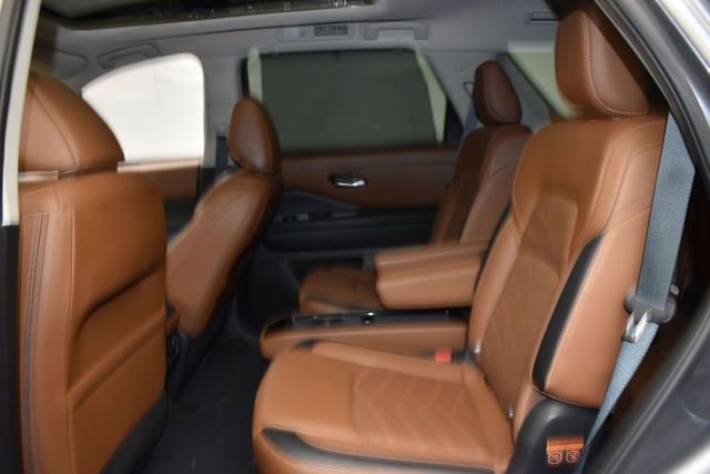 Used 2023 Nissan Pathfinder Platinum AWD/4WD image 10