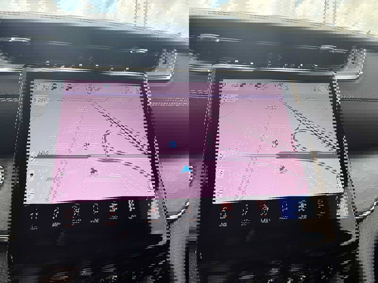 New 2025 Jeep Grand Cherokee Overland w/ Luxury Tech Group IV image 16