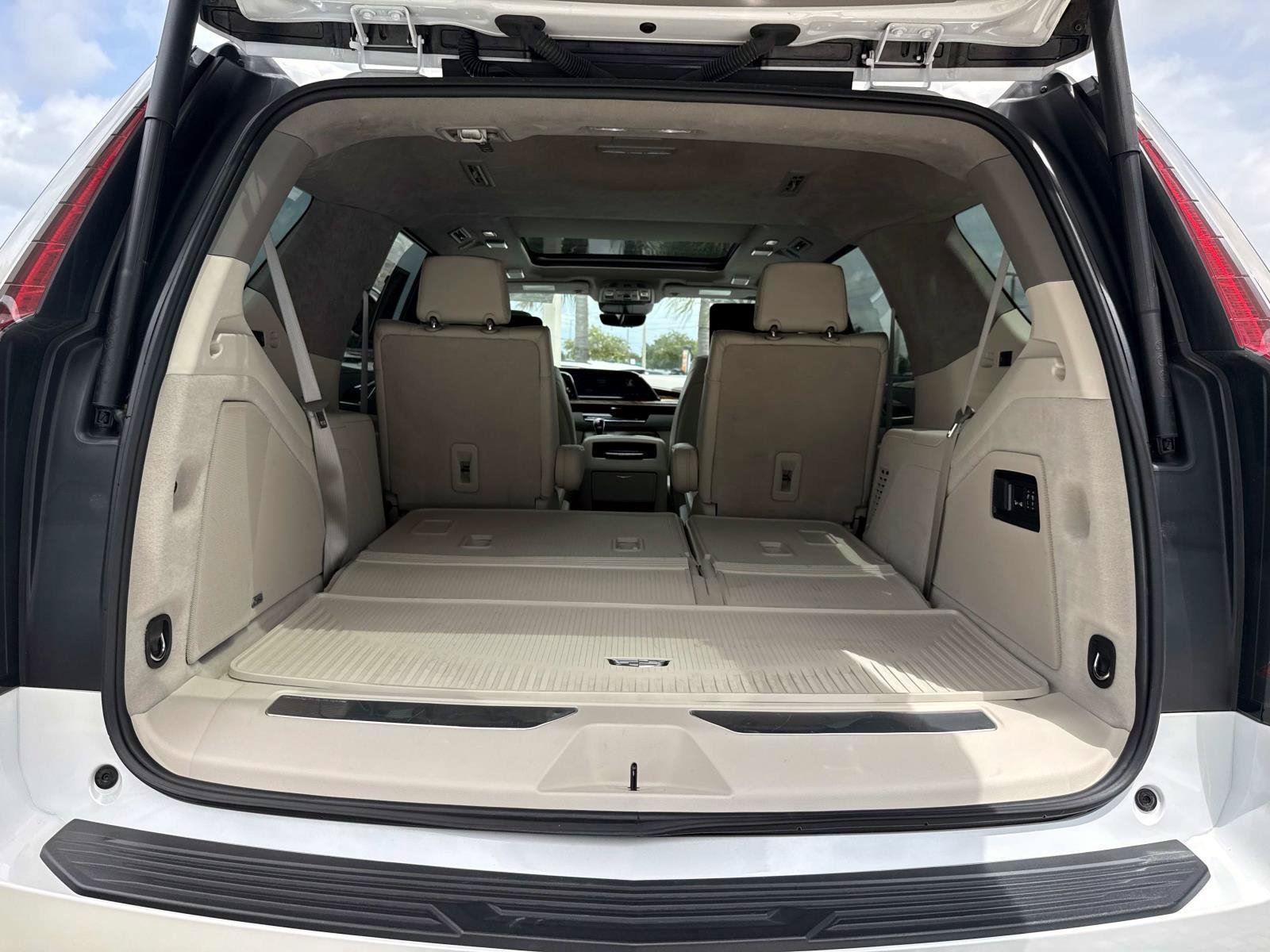 Used 2024 Cadillac Escalade Sport Platinum RWD image 10