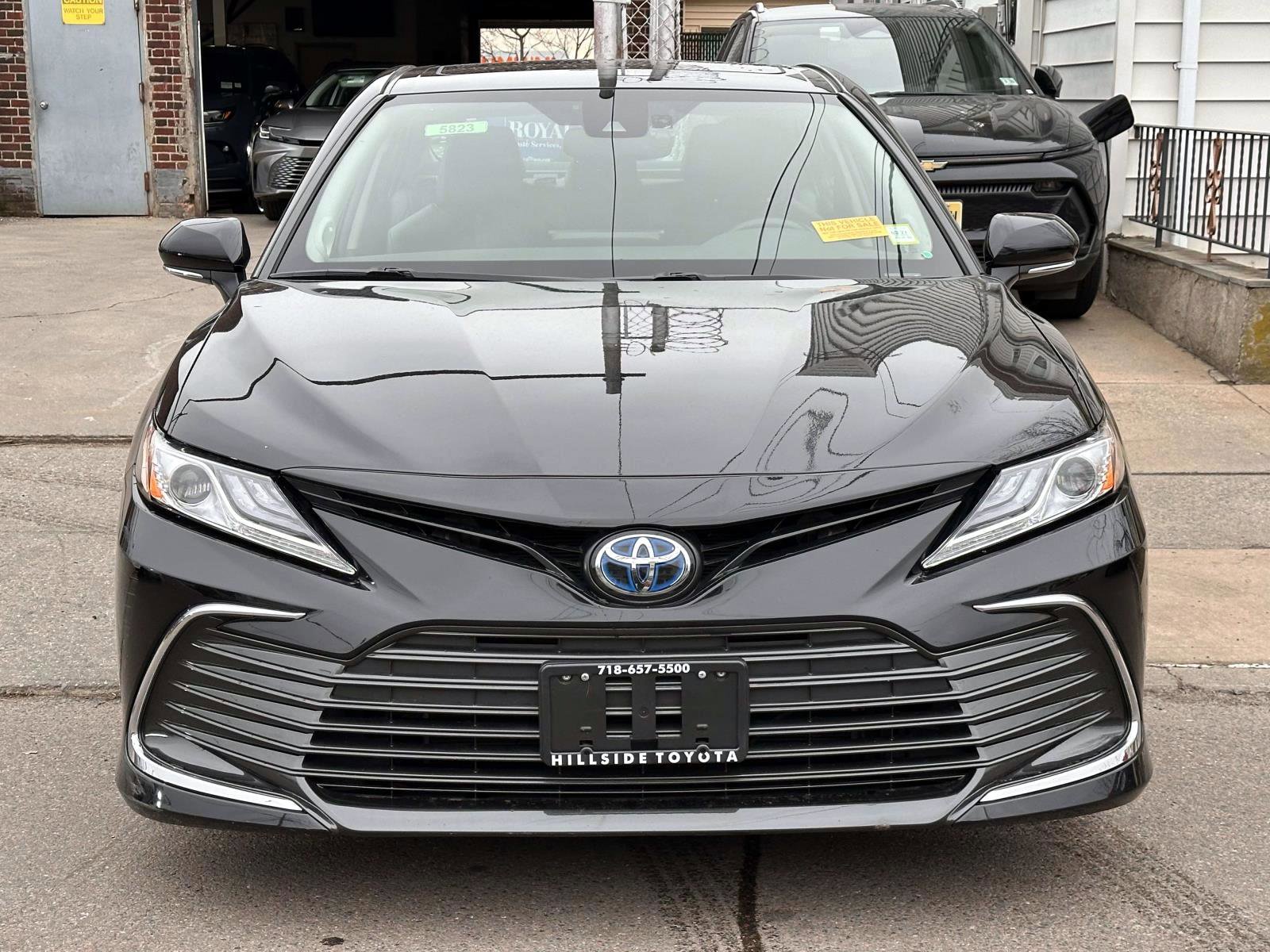 Used 2022 Toyota Camry XLE w/ Navigation Upgrade Package image 7