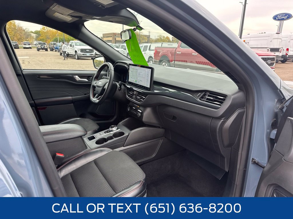 Used 2024 Ford Escape ST-Line w/ Tech Pack #1 AWD/4WD image 31