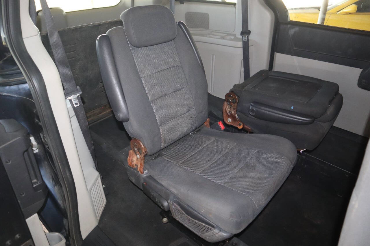 Used 2009 Dodge Grand Caravan SE w/ Climate Group image 31