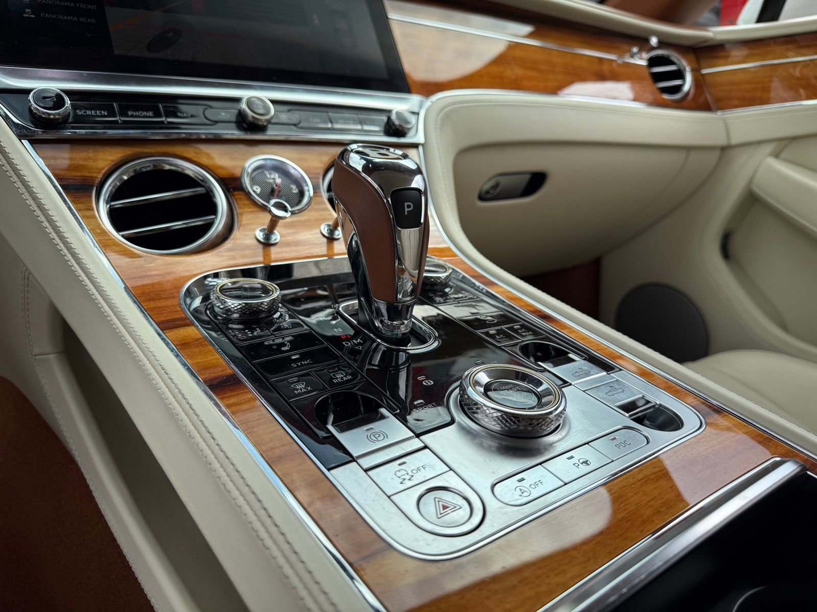 Used 2020 Bentley Continental GT image 27