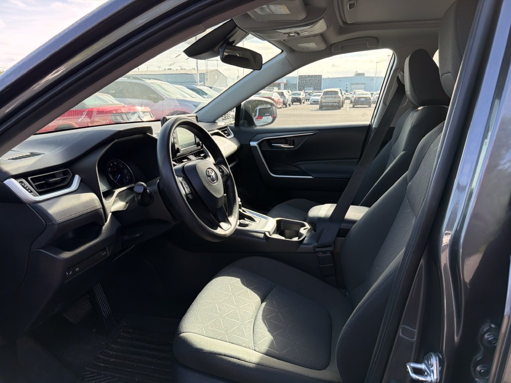 Used 2021 Toyota RAV4 XLE w/ Convenience Package AWD/4WD image 10