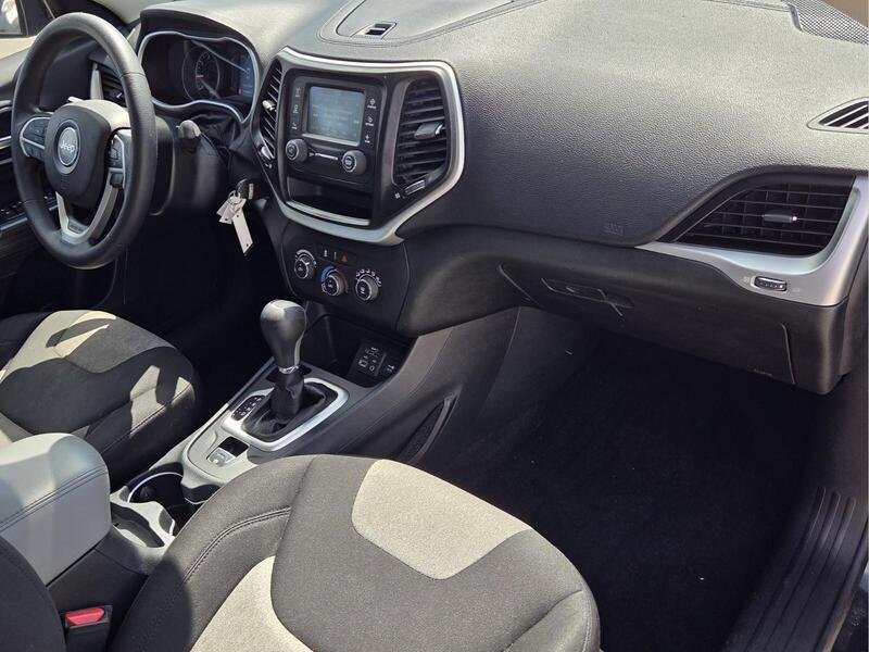 Used 2014 Jeep Cherokee Sport w/ Trailer Tow Group FWD image 19