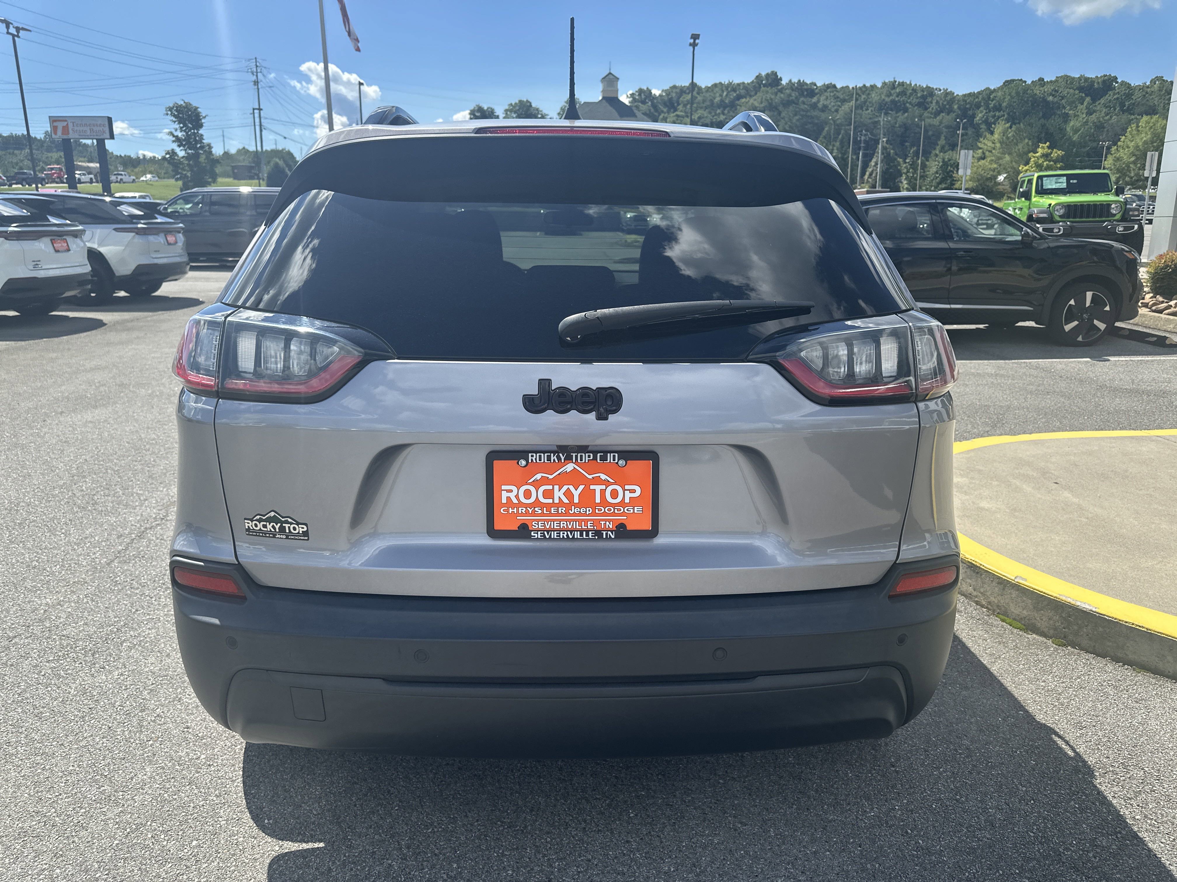 Used 2019 Jeep Cherokee Latitude Plus image 8