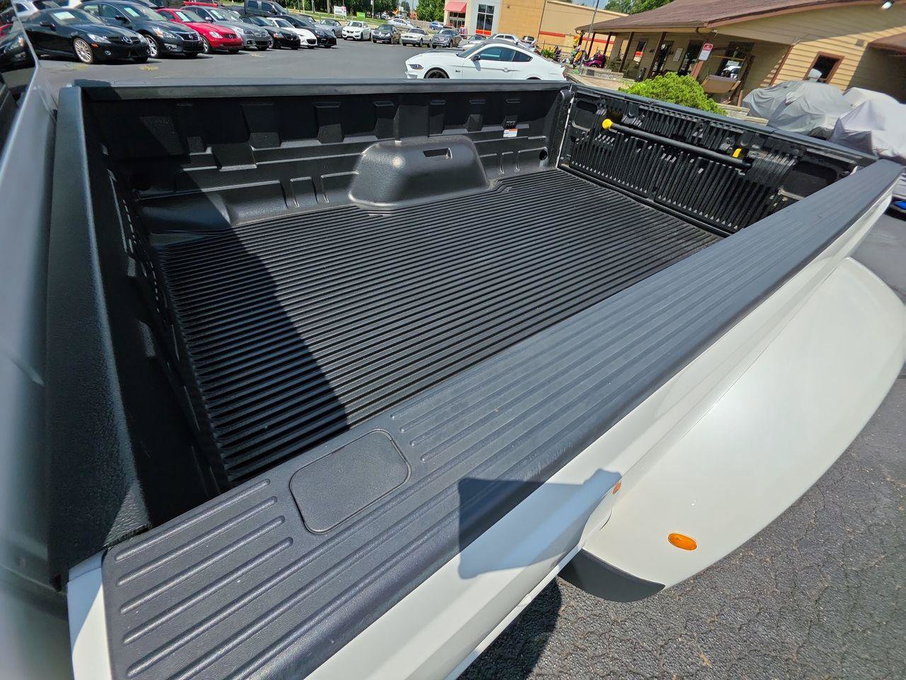 Used 2013 Ford F350 Lariat w/ Lariat Interior Pkg AWD/4WD image 29