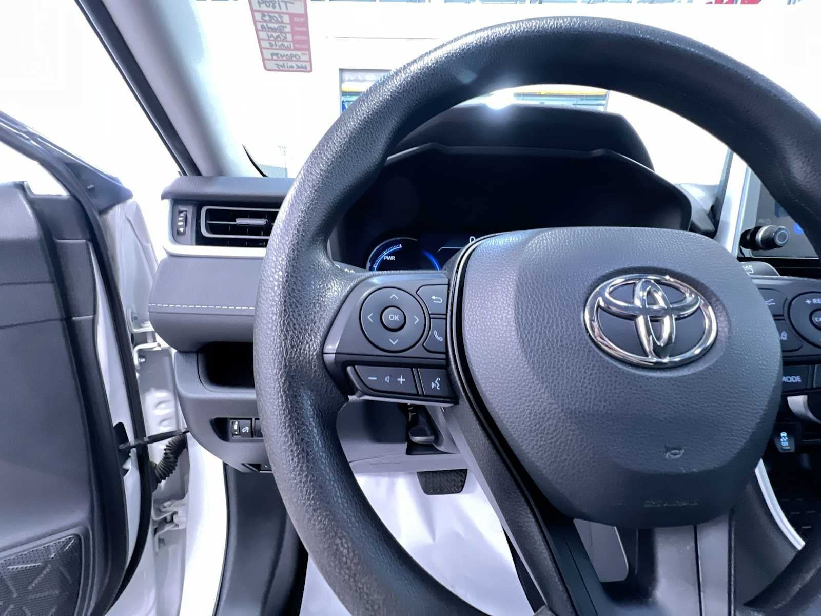 Used 2023 Toyota RAV4 LE AWD/4WD image 20