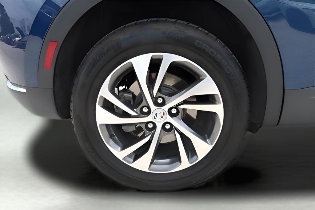 Used 2023 Buick Envision Essence image 9