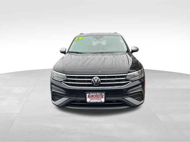 Used 2024 Volkswagen Tiguan Wolfsburg Edition image 2